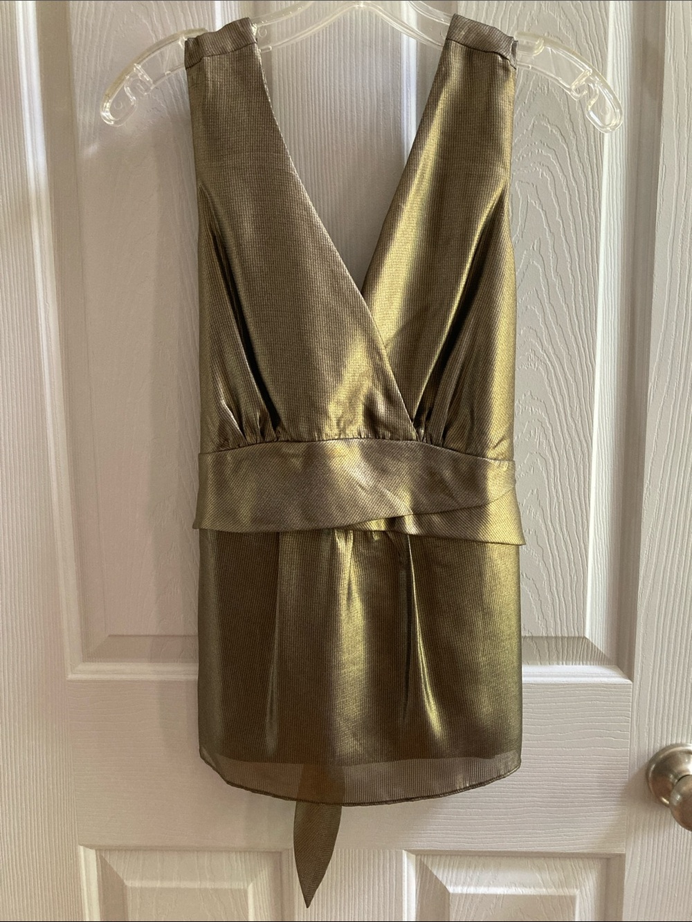 NWOT Ann Taylor Gold Metallic V-Neck Sleeveless Top